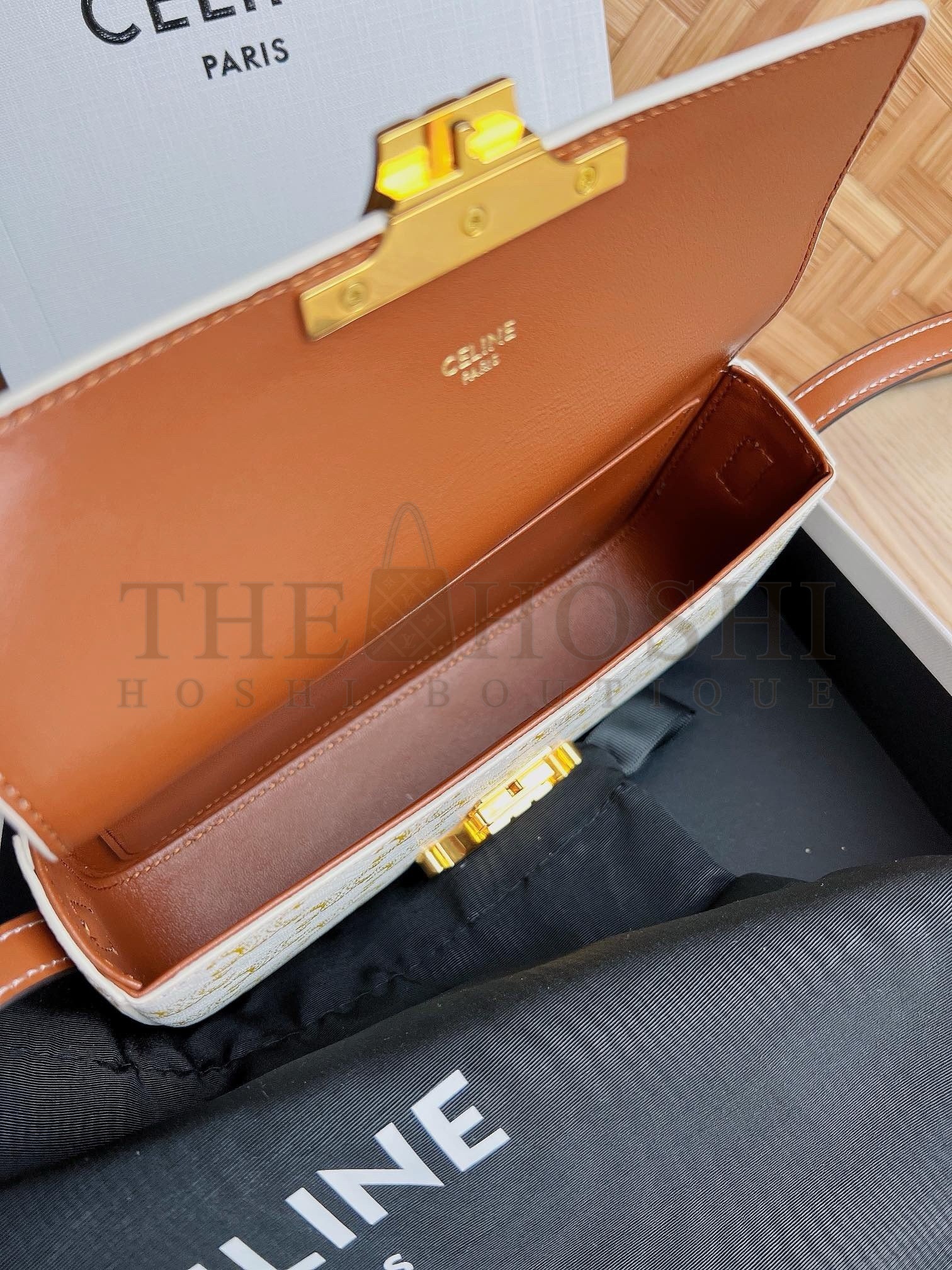 Ce1i*e Claude Shoulder Bag in White Triomphe Canvas Master Quality