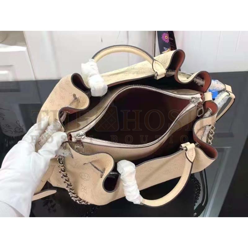 L0vis Vvtt0n LV Women Bella Tote Crème Beige Mahina Perforated Calfskin Calf Master Quality