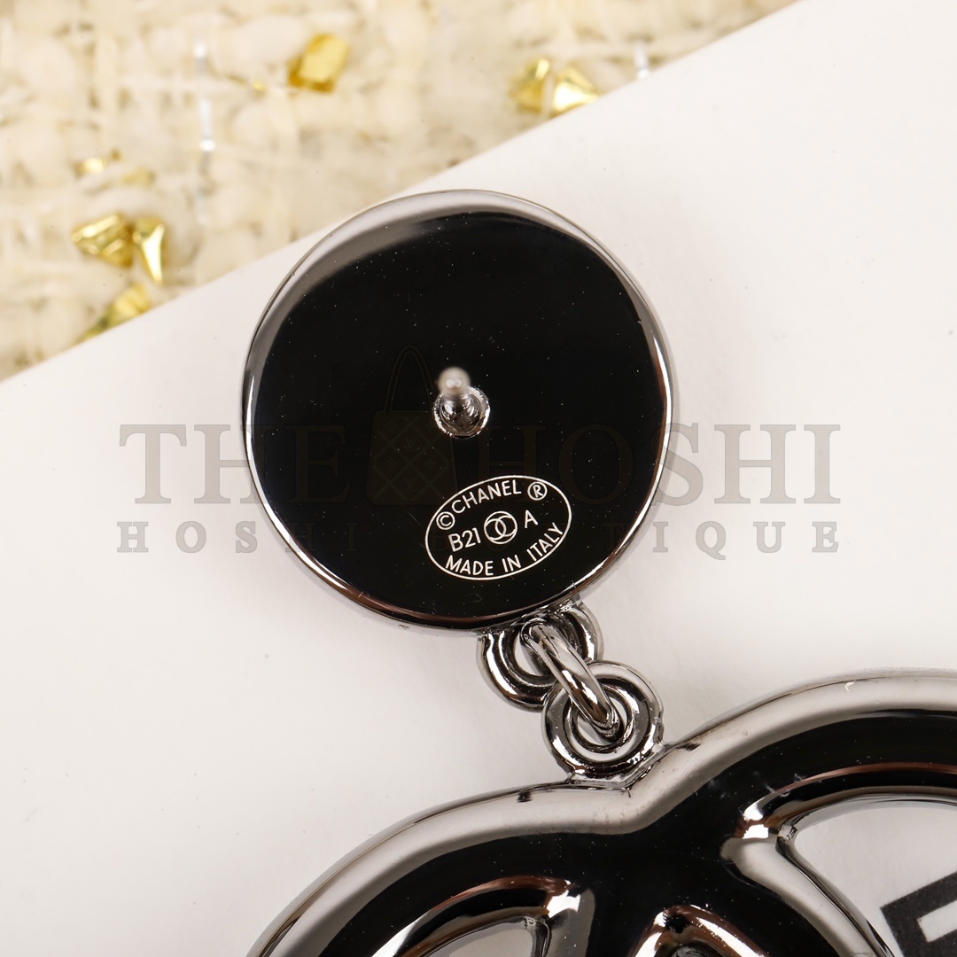 Ch**el CC Logo Earrings Women’s Fortress Collection Pearl & Crystal Stud Earrings Gunmetal Grey | Code 310210089 Master Quality