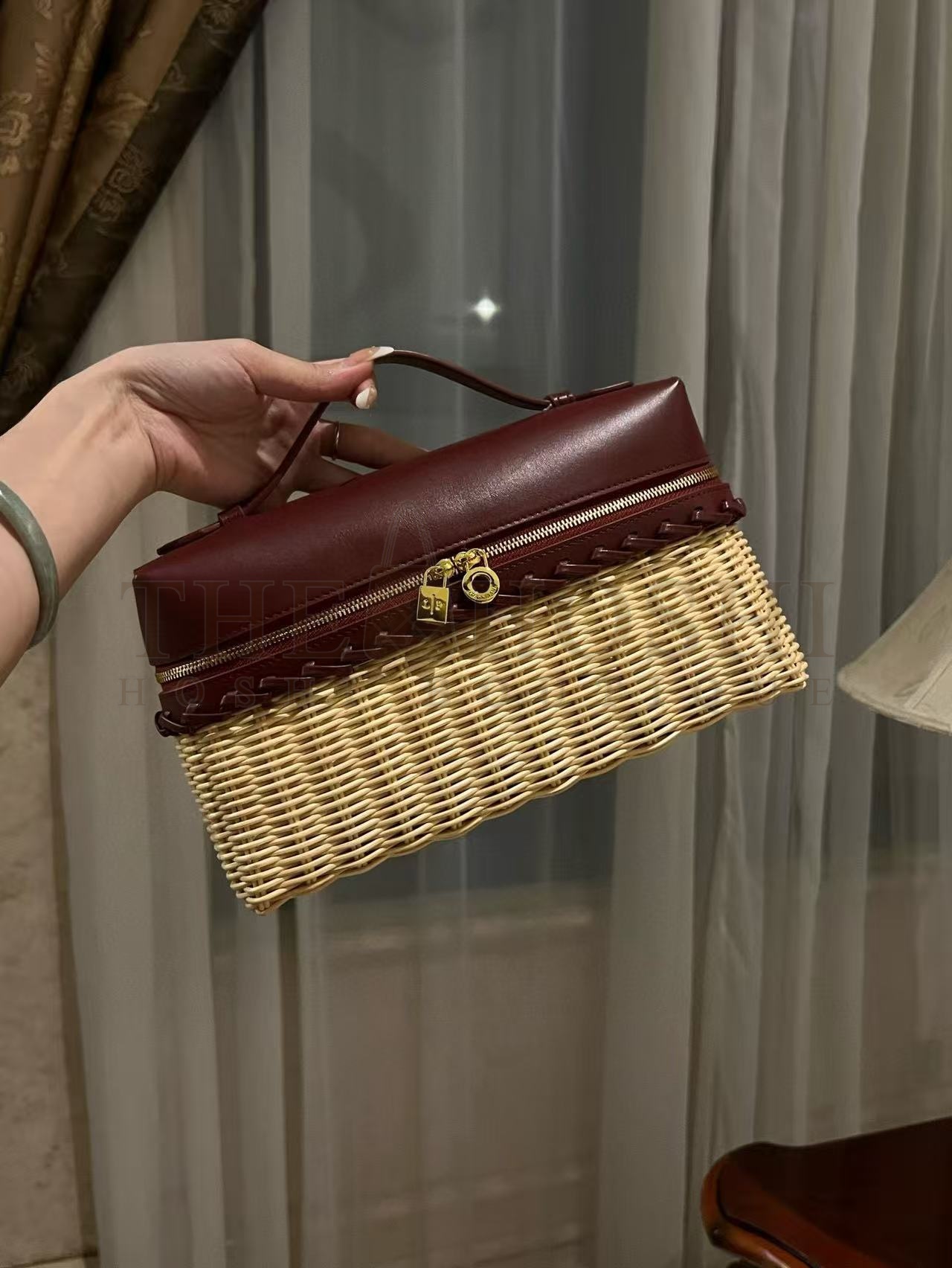 L0r0 P1ana Extra Bag L27 in Leather Size 27x16x10cm Master Quality