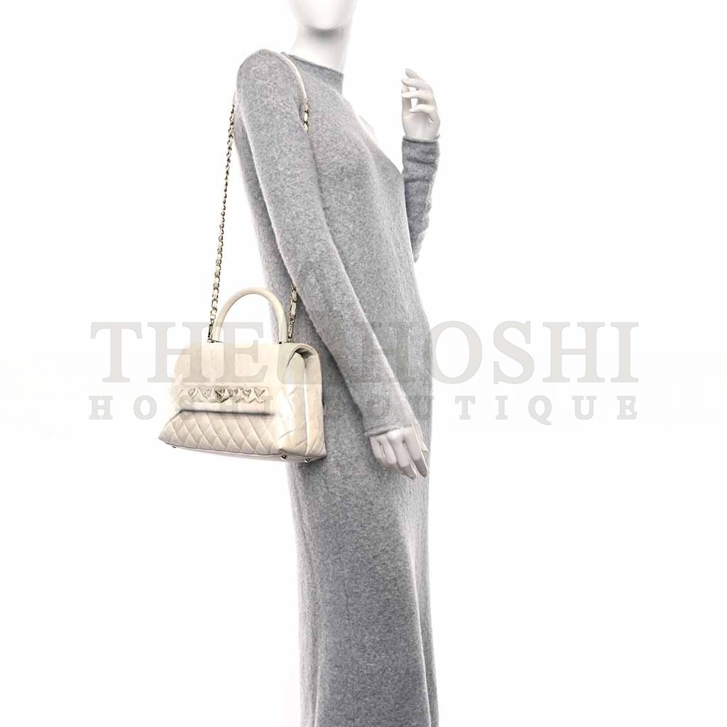 Ch**el IRIDESCENT CAVIAR QUILTED MEDIUM COCO HANDLE FLAP WHITE (29*18*12cm) Master Quality