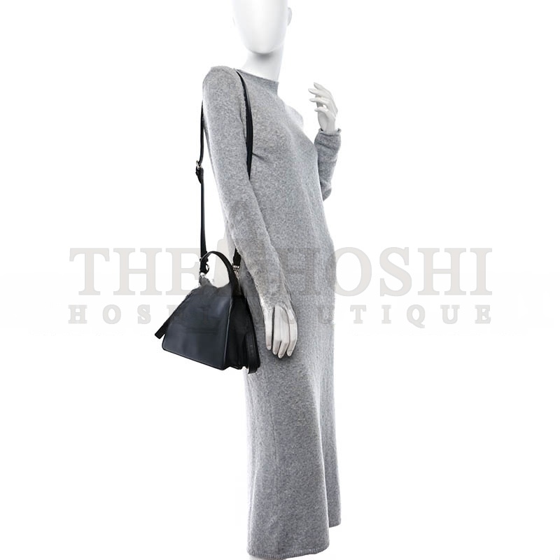 F**di VITELLO SETA SHINY NAPPA LOGO EMBOSSED LACES SMALL PEEKABOO I SEE U SATCHEL BLACK (27*20*11cm) Master Quality