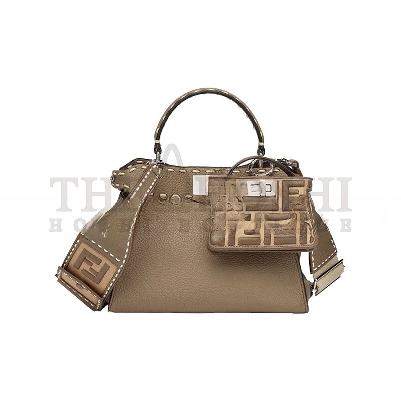 F**di CANVAS VITELLO VOLANATO FF EMBROIDERED PICO PEEKABOO CHARM SAND TARTUFO 7AR993AHWGF1F2U (13*10*5cm) Master Quality