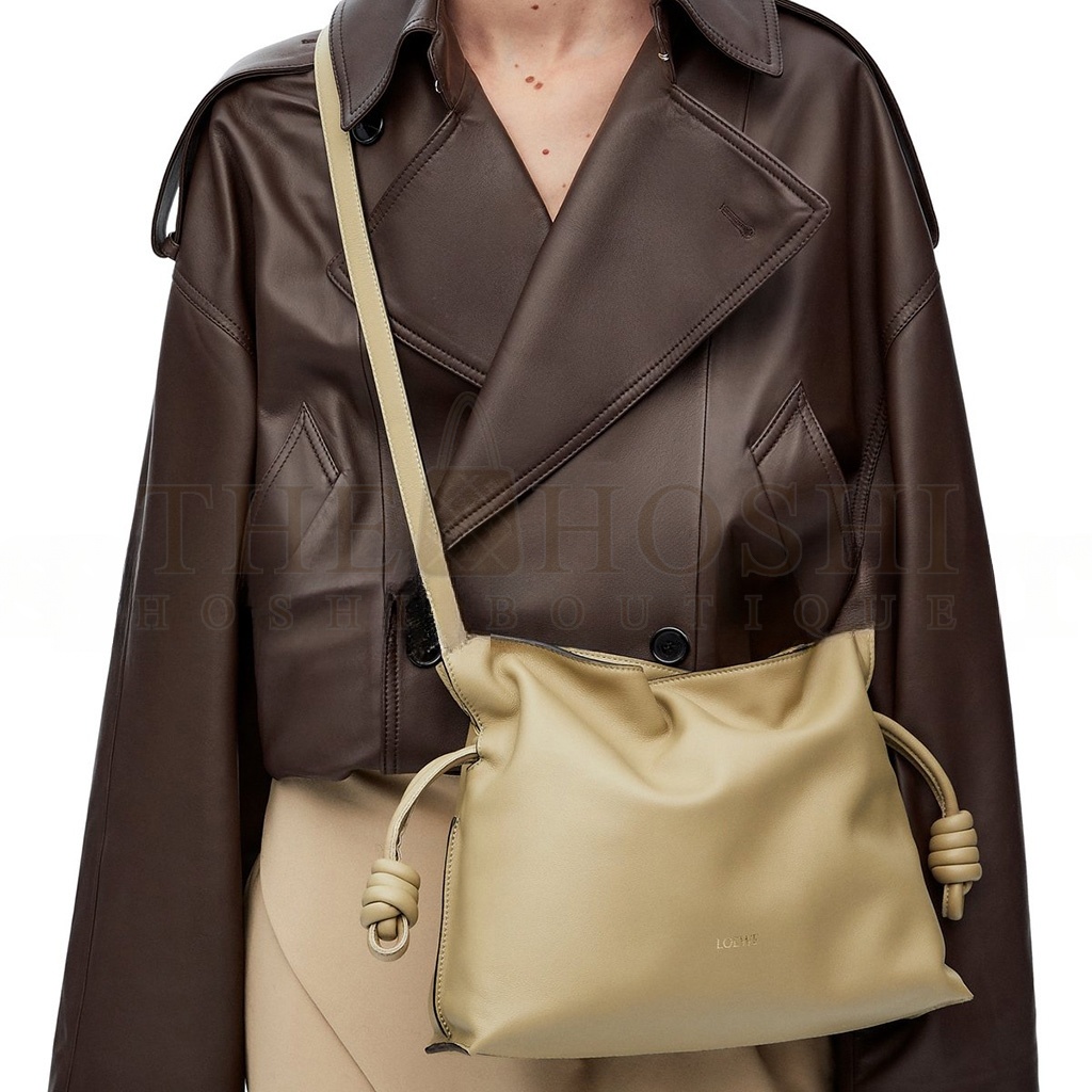 L0ew* MEDIUM FLAMENCO CLUTCH IN NAPPA CALFSKIN 0010966109 (30*24.5*10.5cm) Master Quality